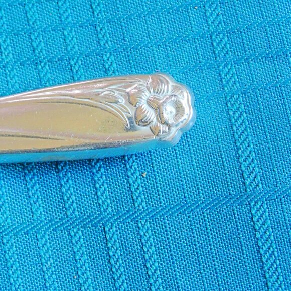 1847 Rogers Bros. Daffodil (1950) modern hollow grille knife VGU - Picture 2 of 5